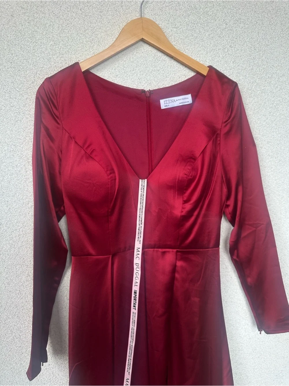 Mac Duggal Satin V Neck Long Sleeve Pleated Gown, Size 4 - NWT - Picture 2 of 6
